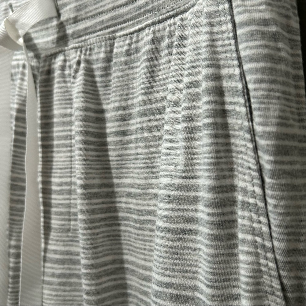 LOVE by GAP Pajama Bottoms Cotton Modal Blend Gray White Pockets Womens Size XS - Picture 3 of 11